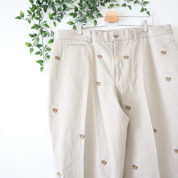 Wake Forest University Men's Campus Chinos Embroidered Khaki Pants Size 40 - Picture 2 of 4